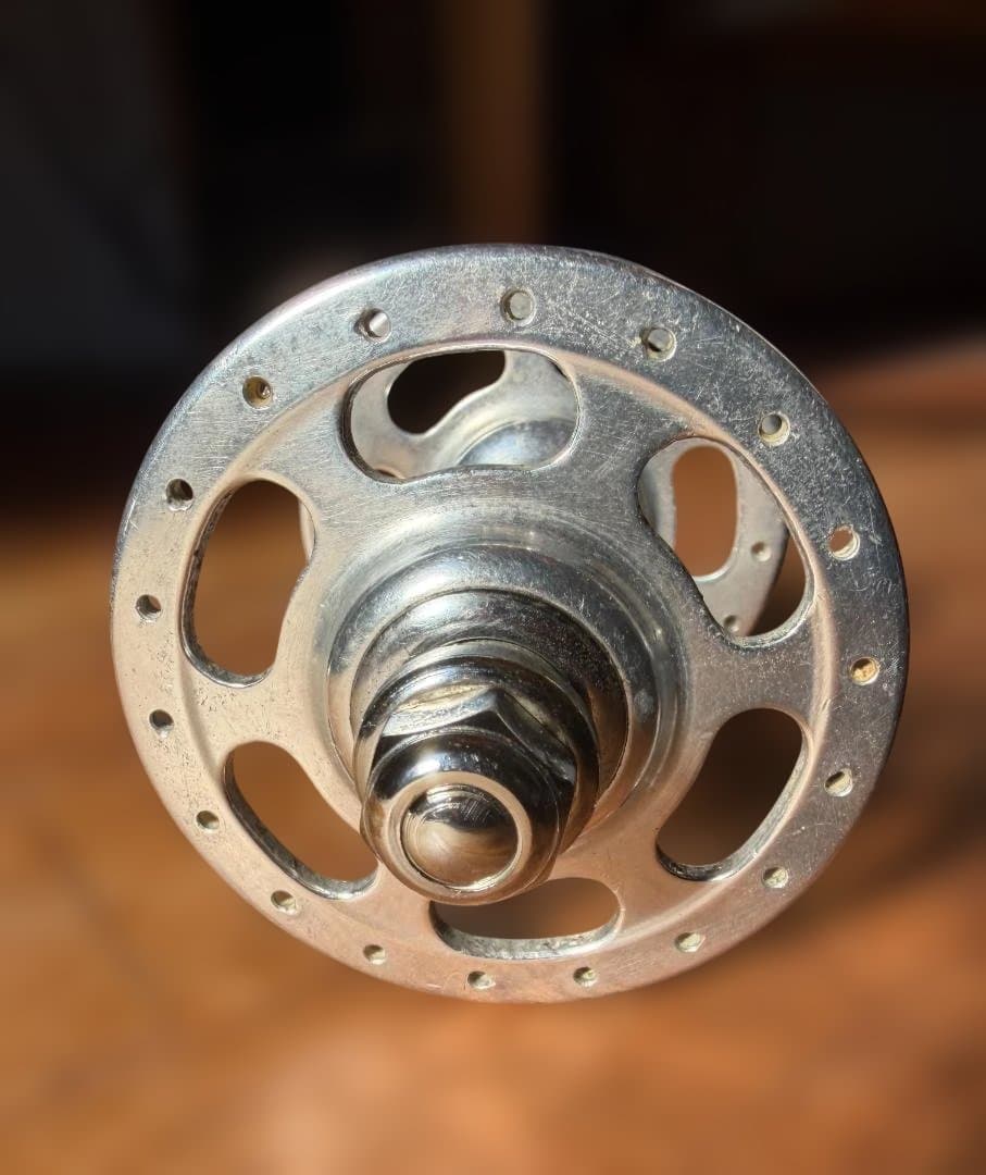 Campagnolo 地球ロゴ ラージフランジ フロントハブ 36H