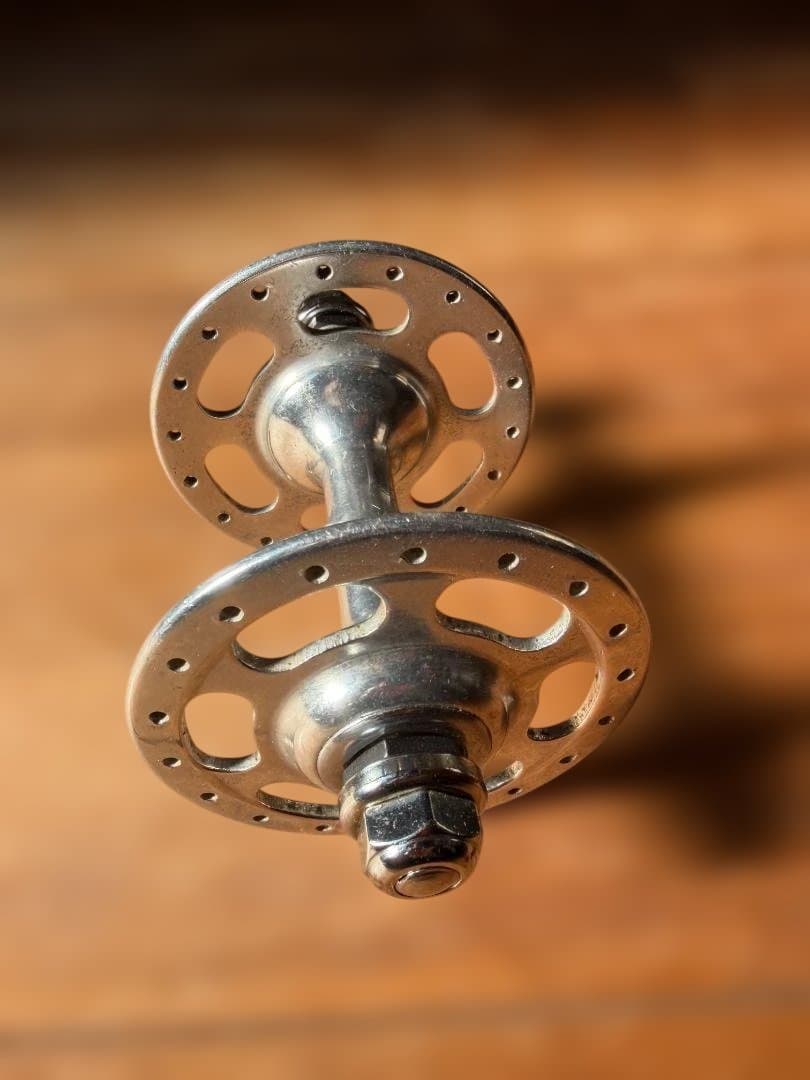 Campagnolo 地球ロゴ ラージフランジ フロントハブ 36H