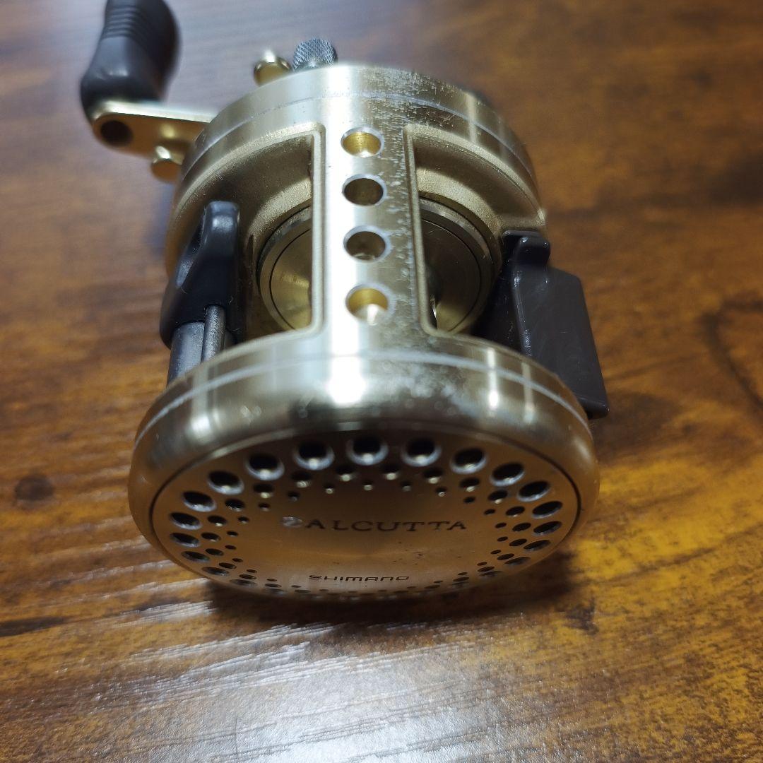 シマノ カルカッタ200XT 動作品 丸型ベイトリール