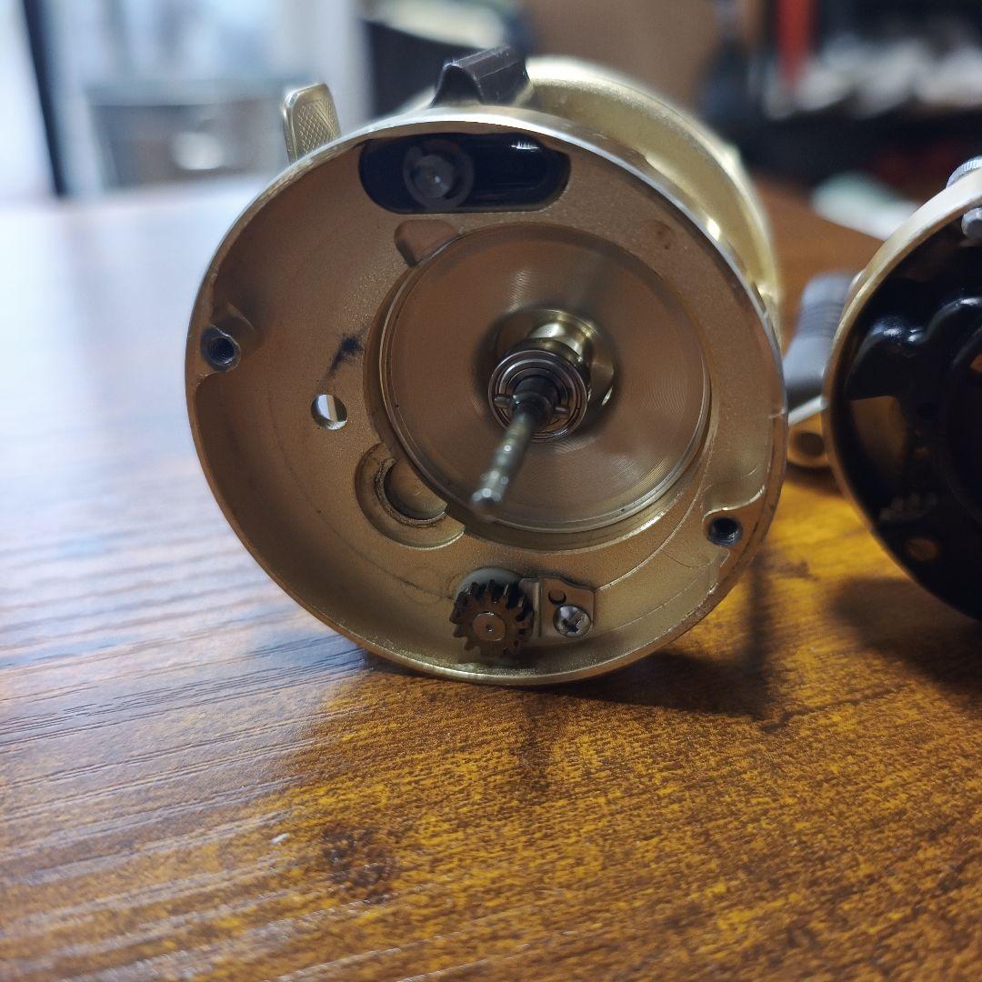 シマノ カルカッタ200XT 動作品 丸型ベイトリール
