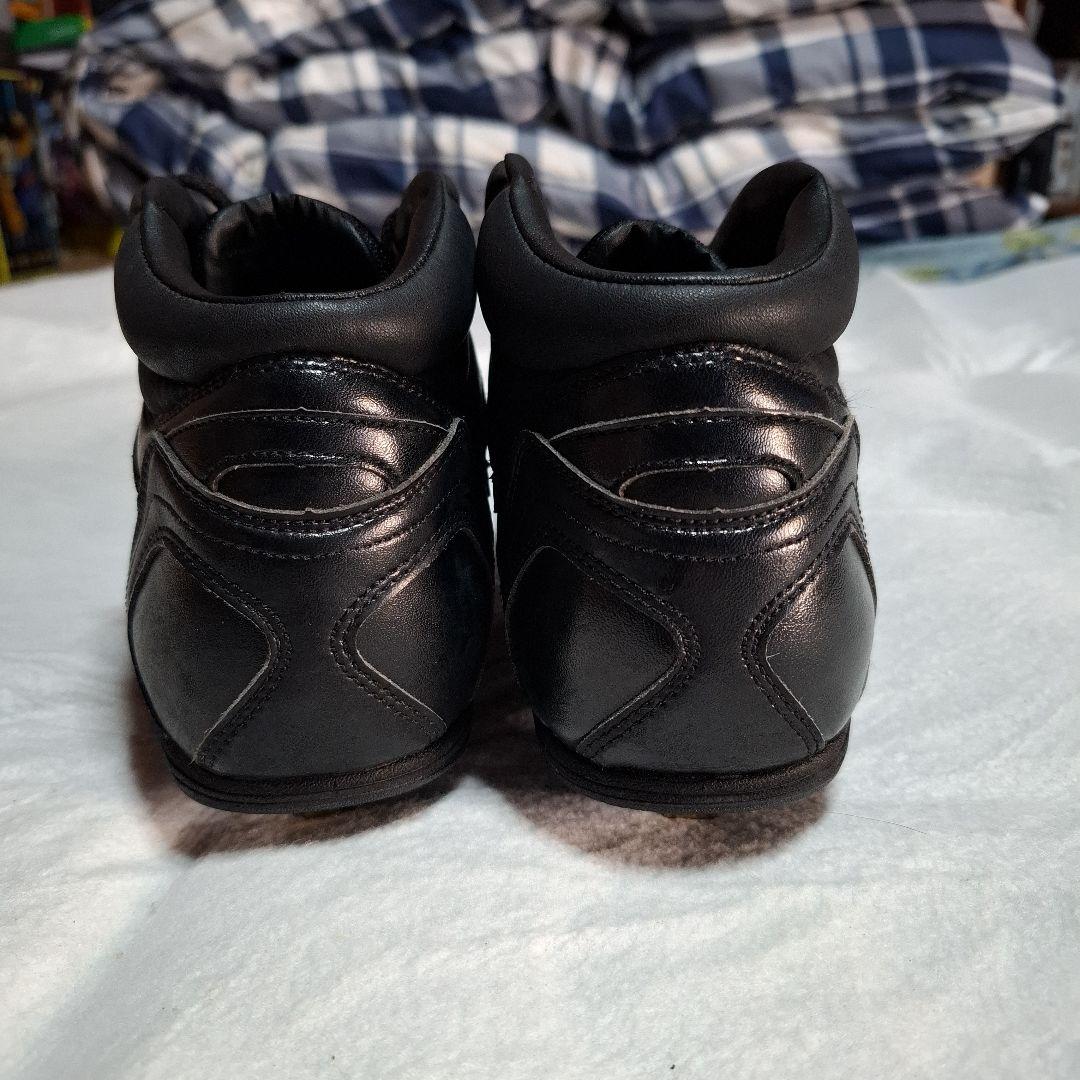 Mizuno ブラック スパイクシューズ ミッドカット