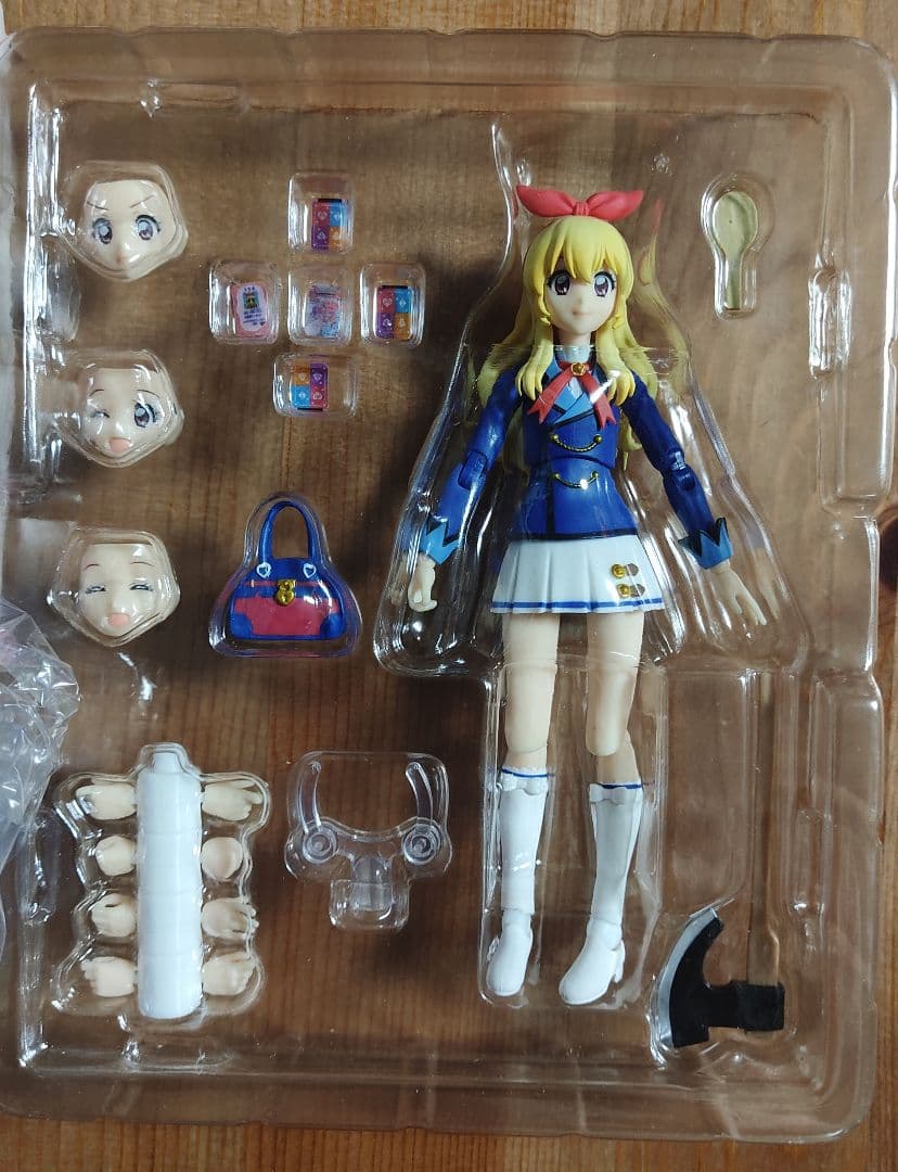 S.H.Figuarts アイカツ 星宮いちご 冬制服ver