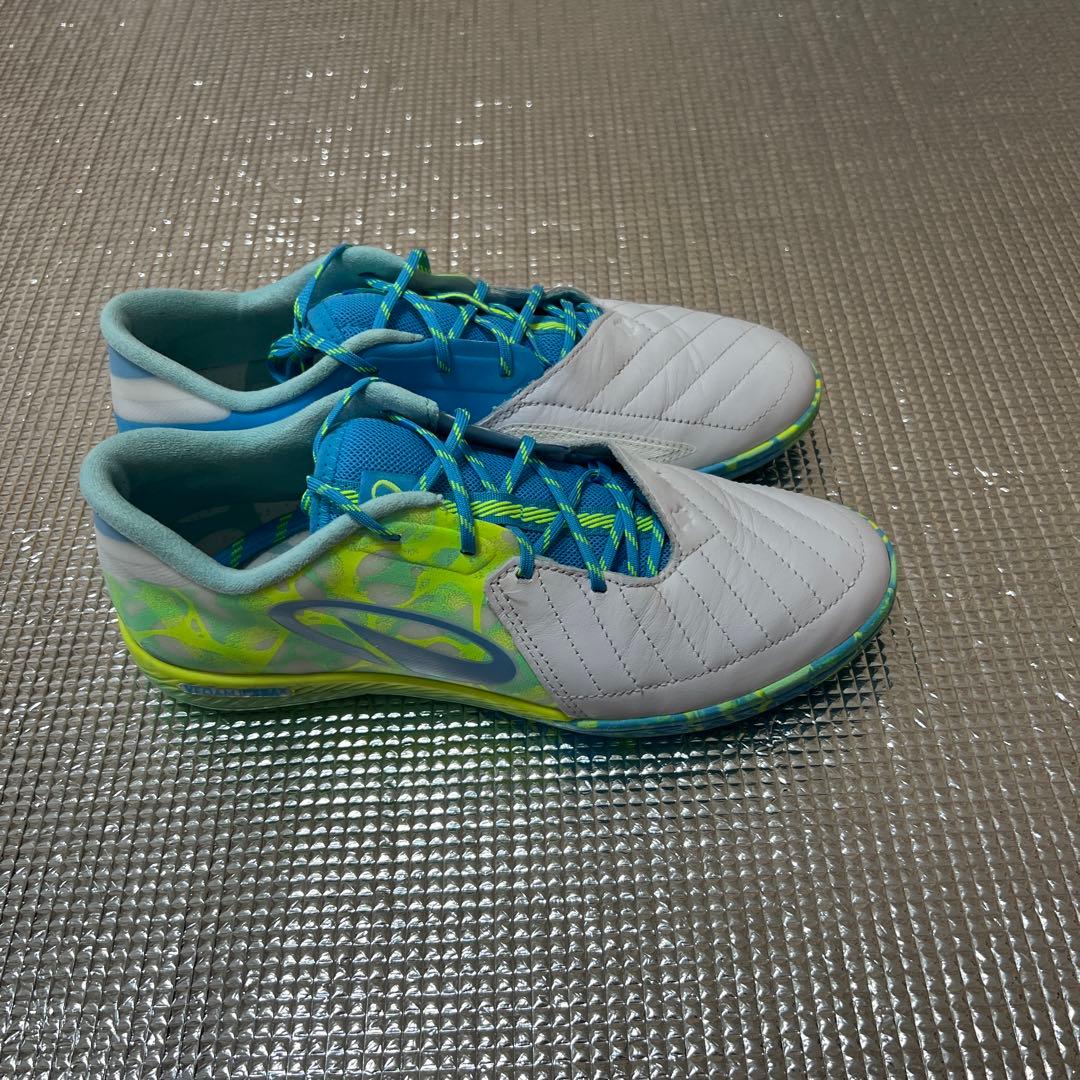 値下げ歓迎　ほぼ新品　25.5 GINKA PRO フットサルシューズ