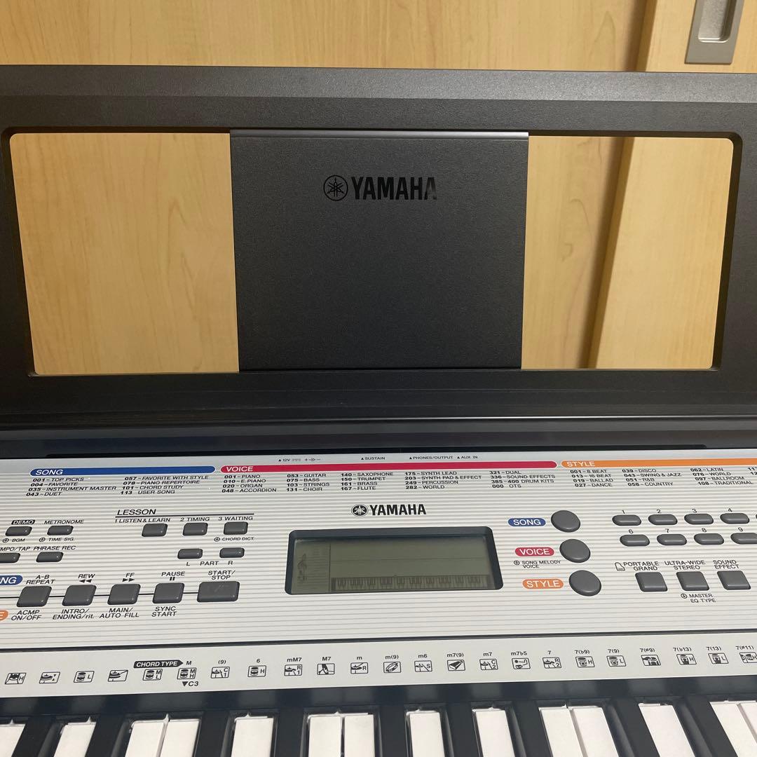 Yamaha 61鍵キーボード　ピアノス電子ピアノ　スタンドセット　ドイツで購入
