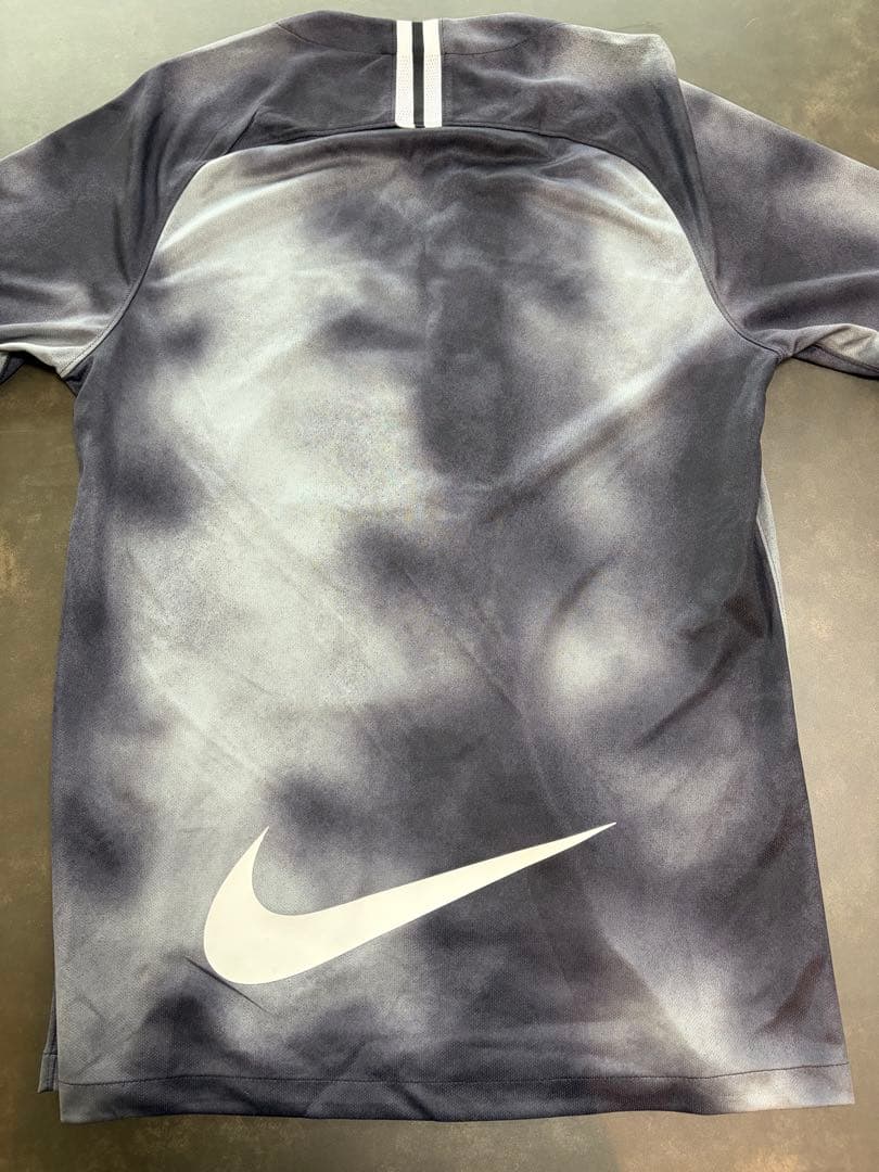 Nike スポーツシャツ ダークグレー