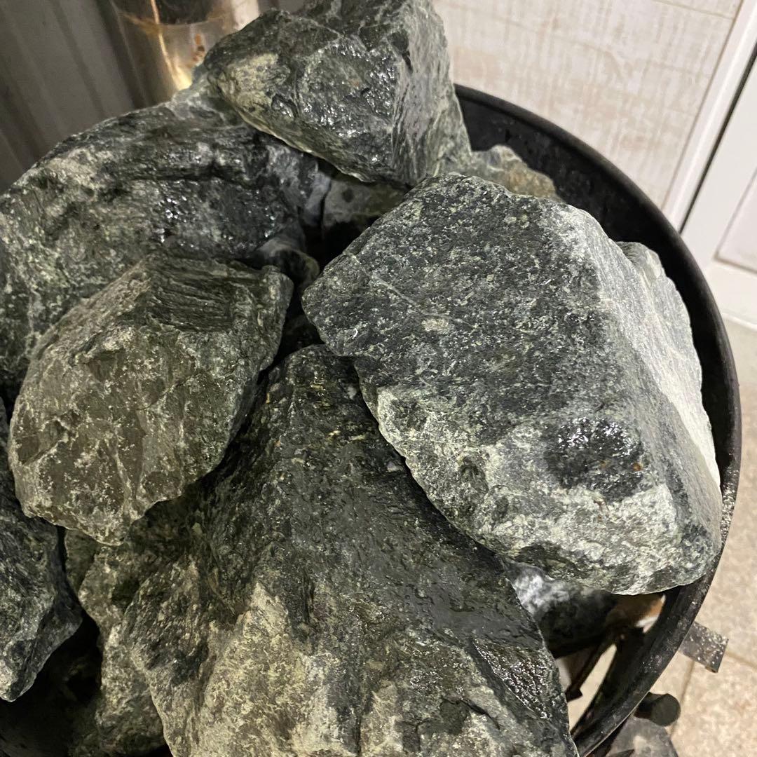 輝緑岩（火成岩） 25kg  かんらん石　サウナストーン　玄武岩　香花石