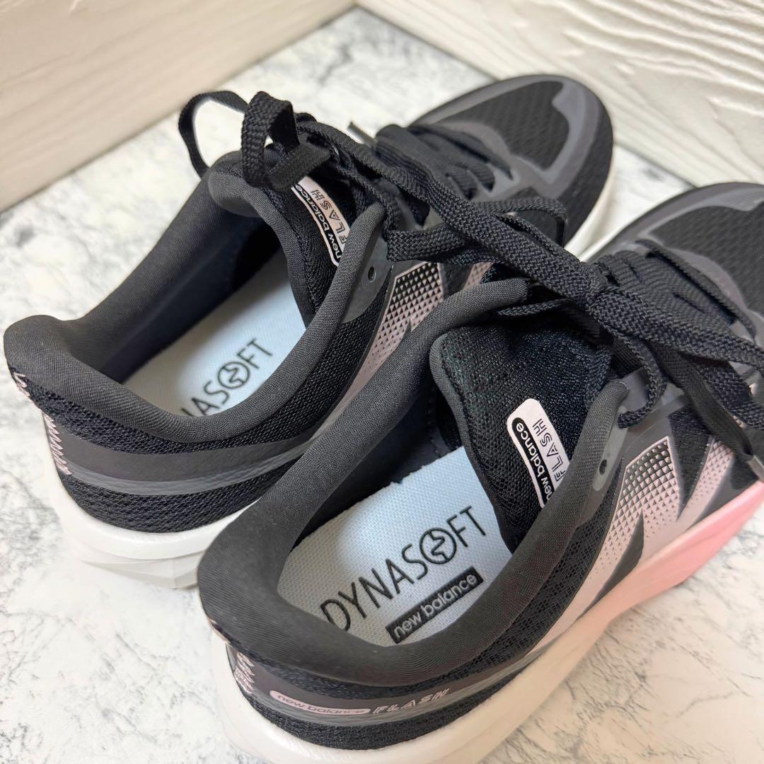【ニューバランス】極美品 ランニングシューズ ダイナソフト フラッシュ V7