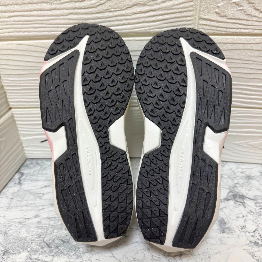 【ニューバランス】極美品 ランニングシューズ ダイナソフト フラッシュ V7