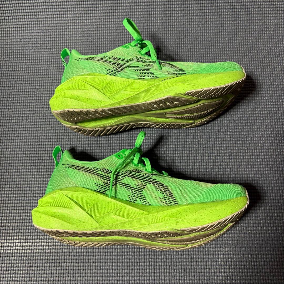 【asics NOVABLAST5】レディース 24.5cm 緑/黒