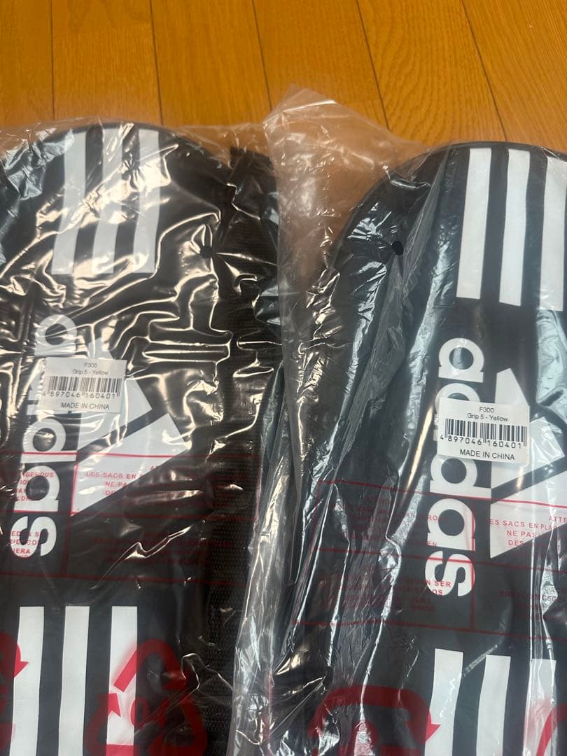 adidas F300 バドミントンラケット　2本セット