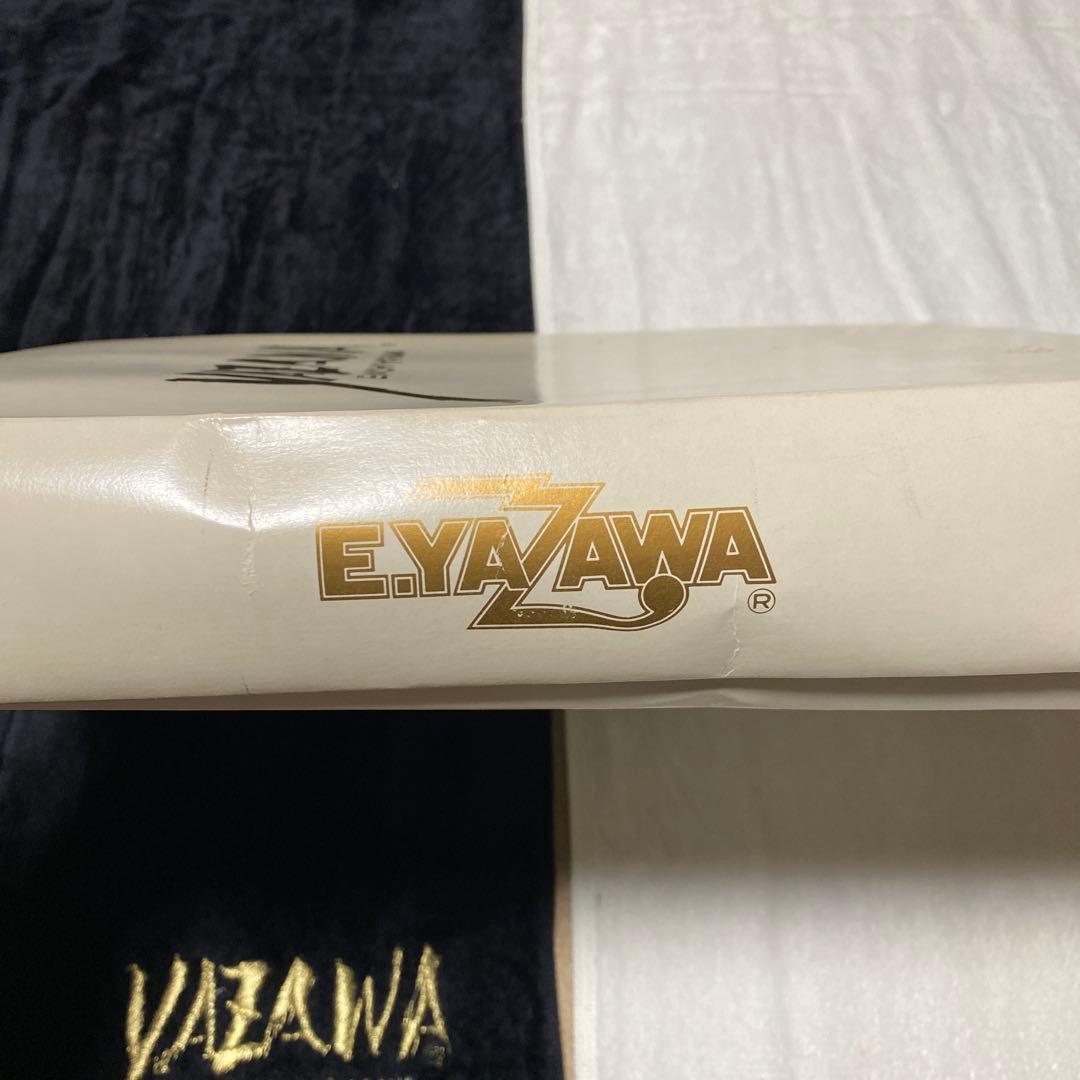 希少yazawa刺繍フデロゴスポーツタオルブラック、ゴールド/ホワイト、シルバー