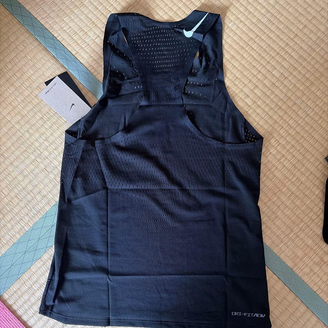 NIKE ADV エアロスイフト シングレット FN4232-010