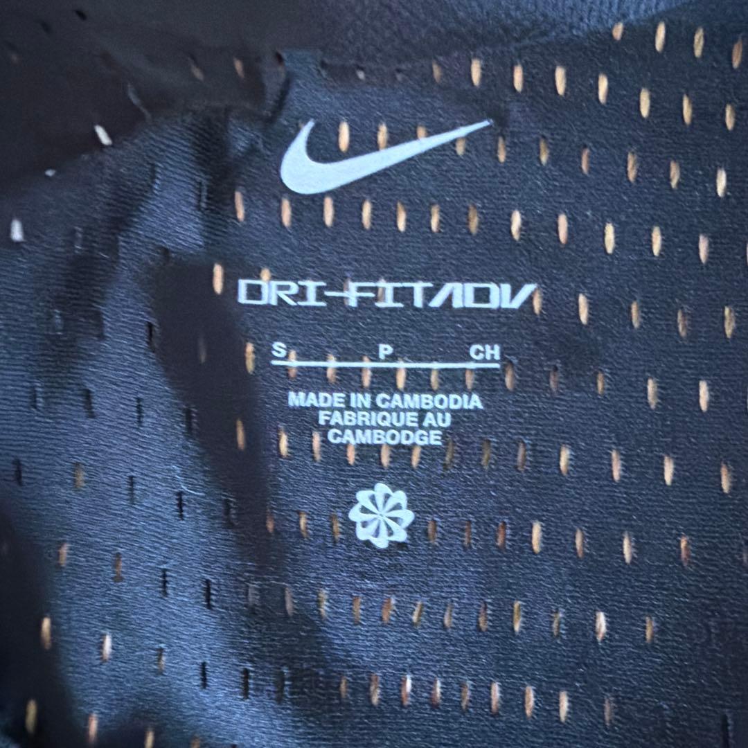 NIKE ADV エアロスイフト シングレット FN4232-010
