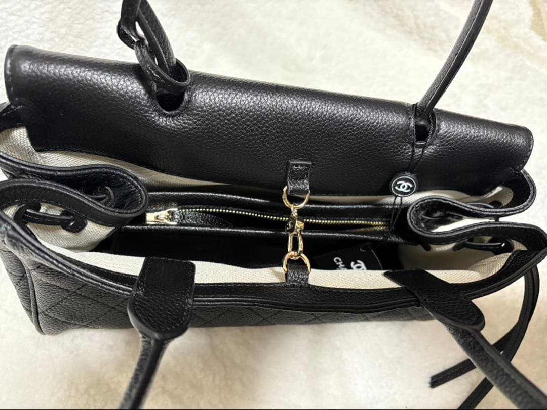 CHANEL 新作ノベルティショルダーバッグ