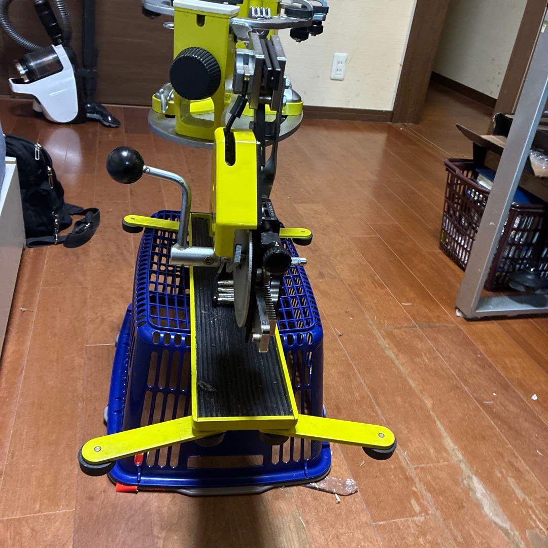 バドミントン　ストリングスマシーン