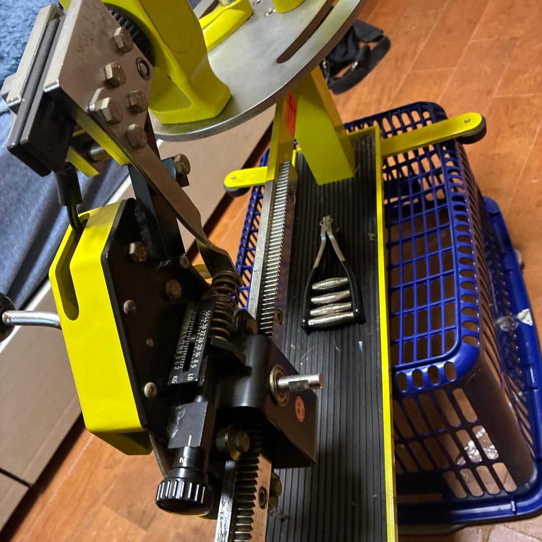 バドミントン　ストリングスマシーン