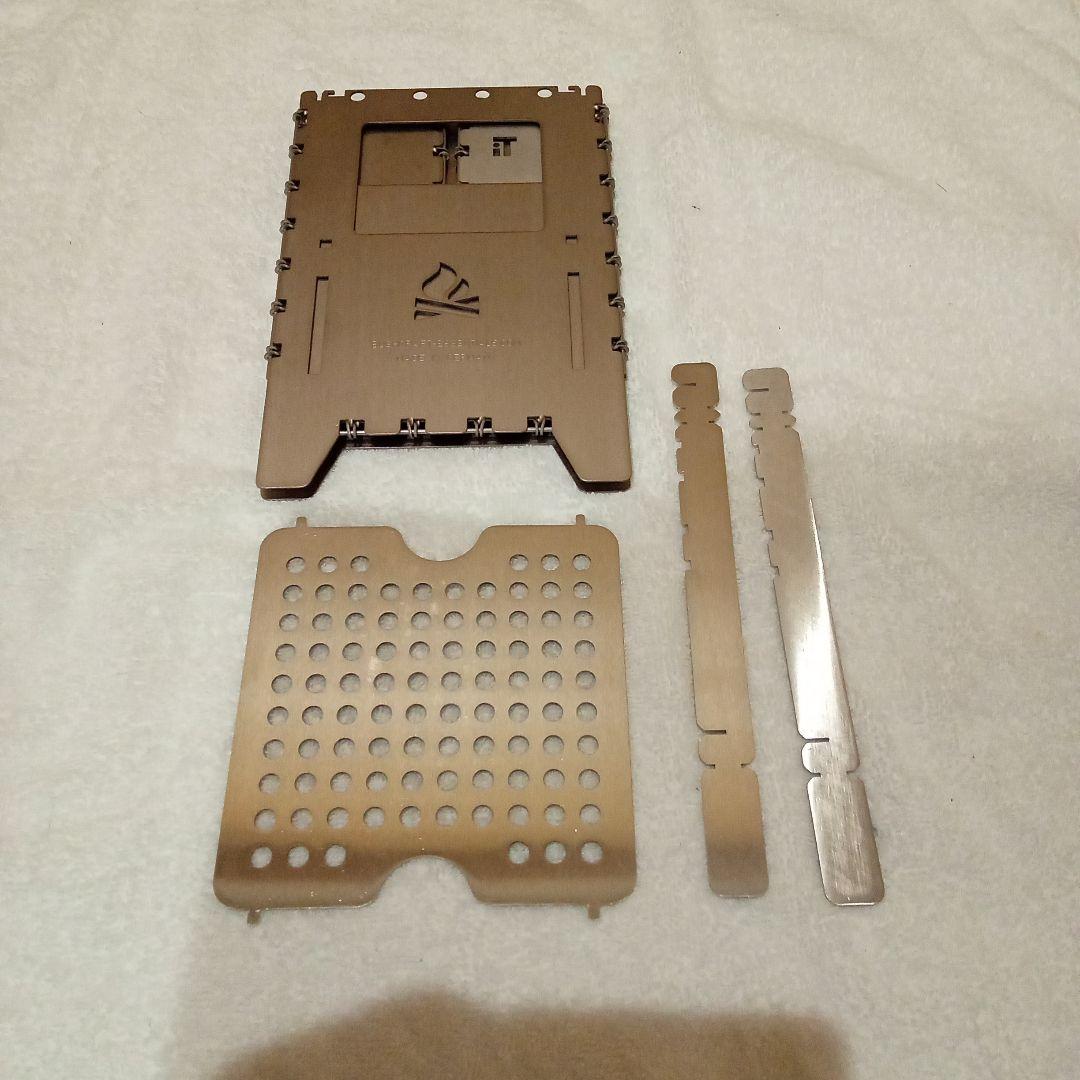 Bushcraft Essentials　ウッドストーブ
