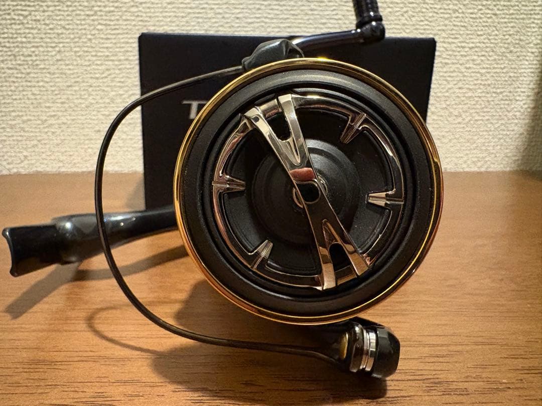 【美品】シマノ　17ツインパワーXD c5000xg