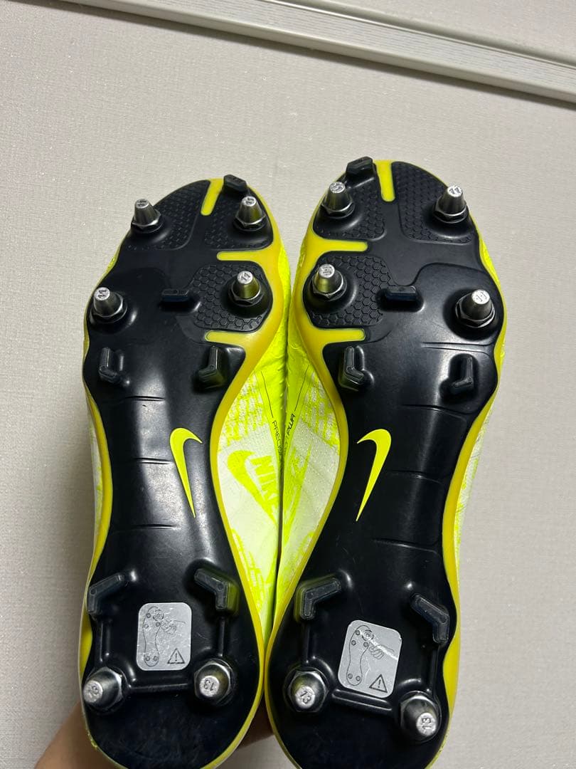 サッカー　スパイク　28.5cm