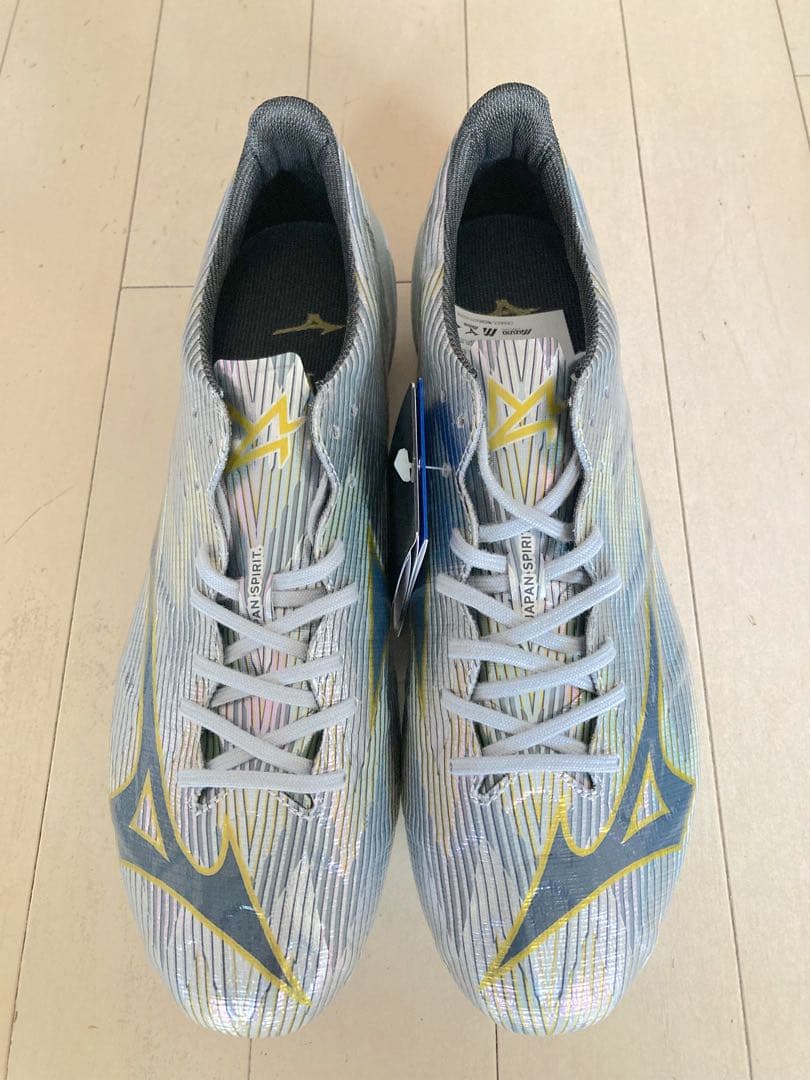 ミズノα2ジャパン　プラチナムシルバーパック　27.5㎝　新品。