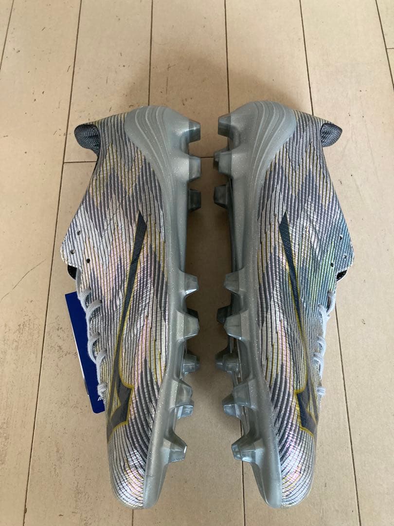 ミズノα2ジャパン　プラチナムシルバーパック　27.5㎝　新品。