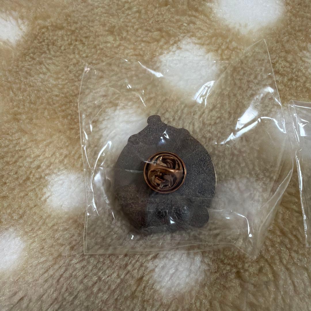 【新品】ピンズコレクション2個セット草むしり検定1級ポムポム・ちいかわゆうえんち