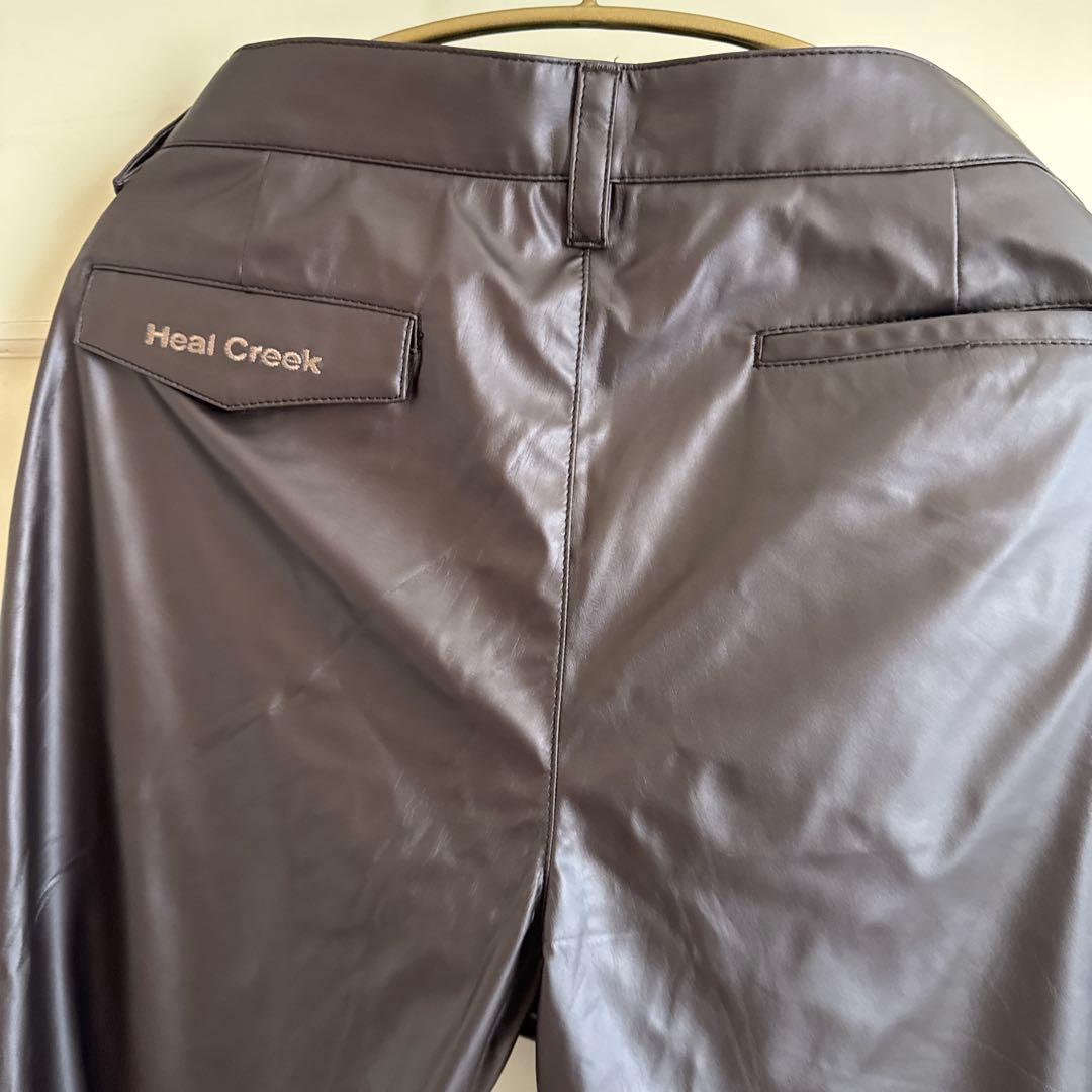 新品Heal Creek フェイクレザーパンツ88