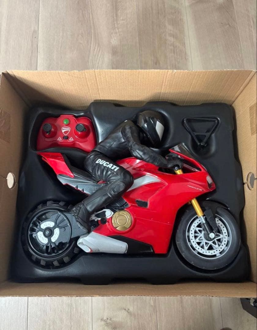 DUCATI バイクラジコン