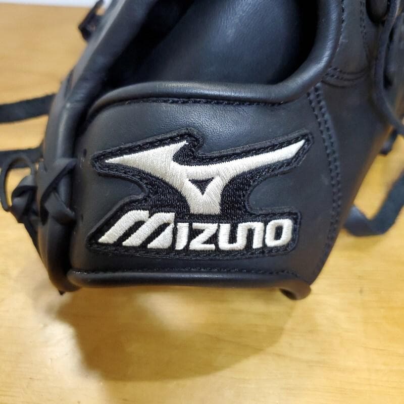 ミズノ イチローモデル 限定 グローバル版 プラチナラベル 外野用 軟式グローブ