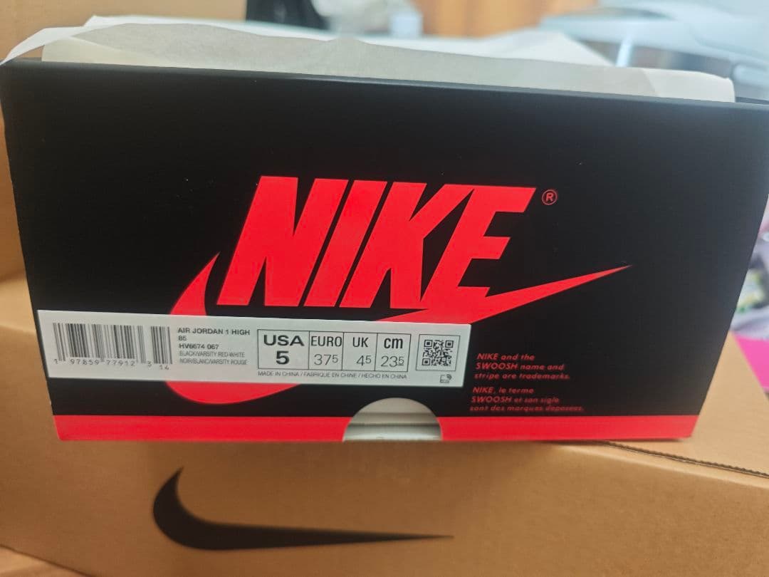 シューズ(女性用) AIR JORRDAN1 HIGH 86 black/red-white