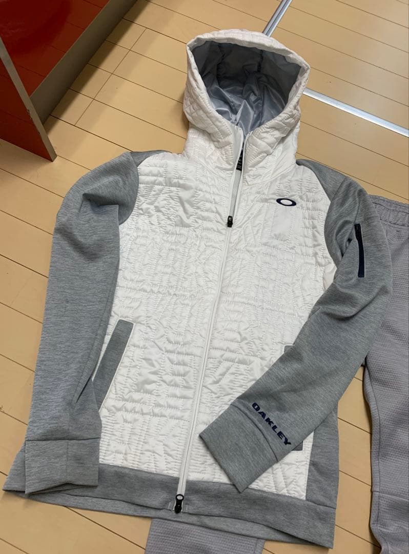 メンズ　OAKLEY オークリー　セットアップ 上下セット　ジョガーパンツ