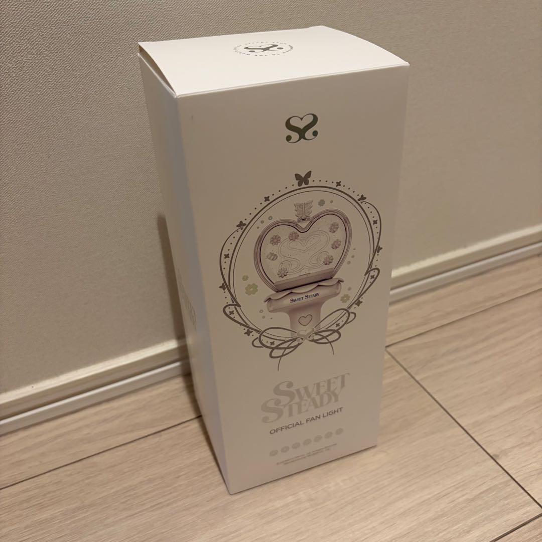 アイドル SWEET STEADY OFFICIAL FAN LIGHT
