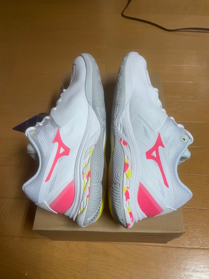 M ena　ミズノ　wavefang2fit 27cm 新品