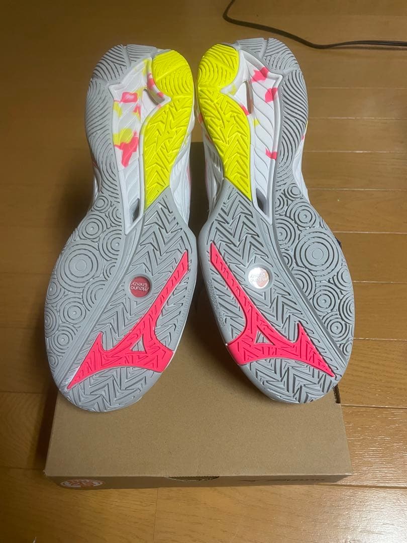 M ena　ミズノ　wavefang2fit 27cm 新品