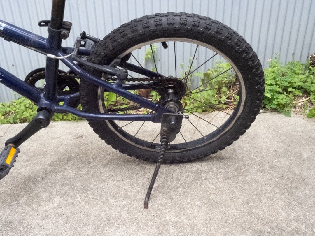 ヨツバサイクル18インチ キッズバイク ネイビー
