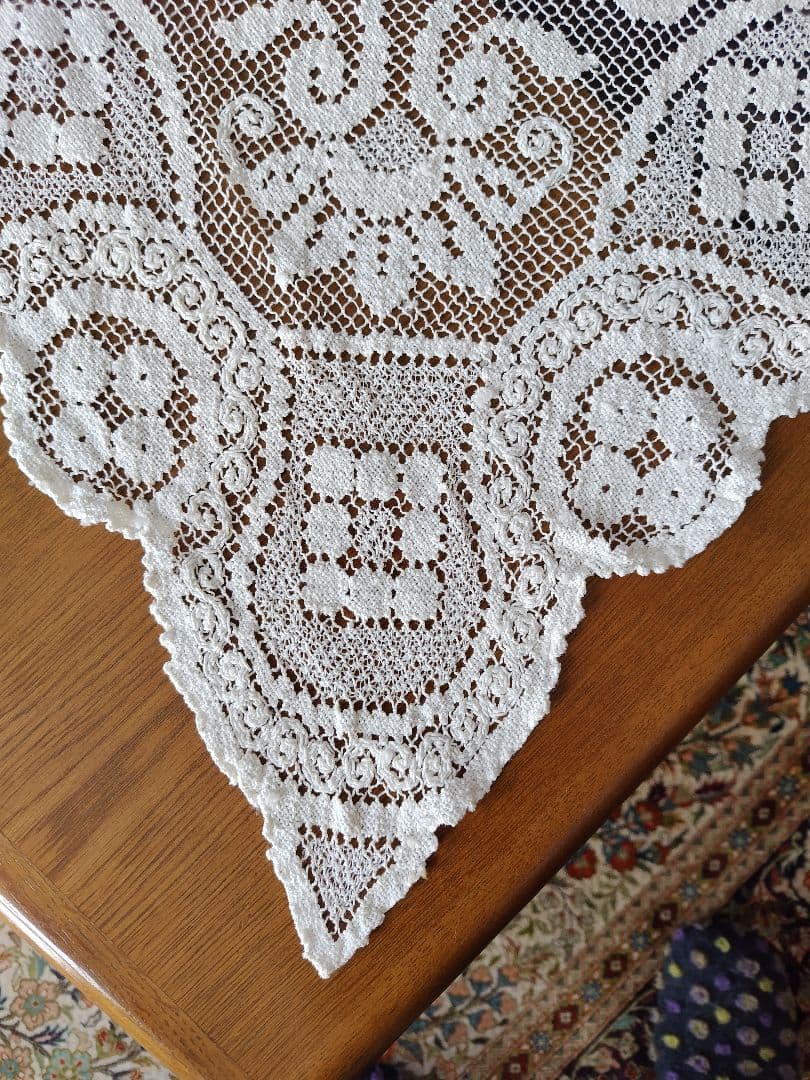 レーステーブルカバー　ハンドメイド　ビンテージ