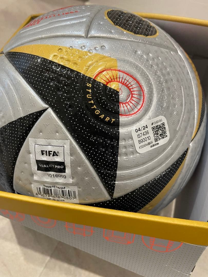 フースバルリーベ フィナーレ プロ 試合球 5号 サッカーボール