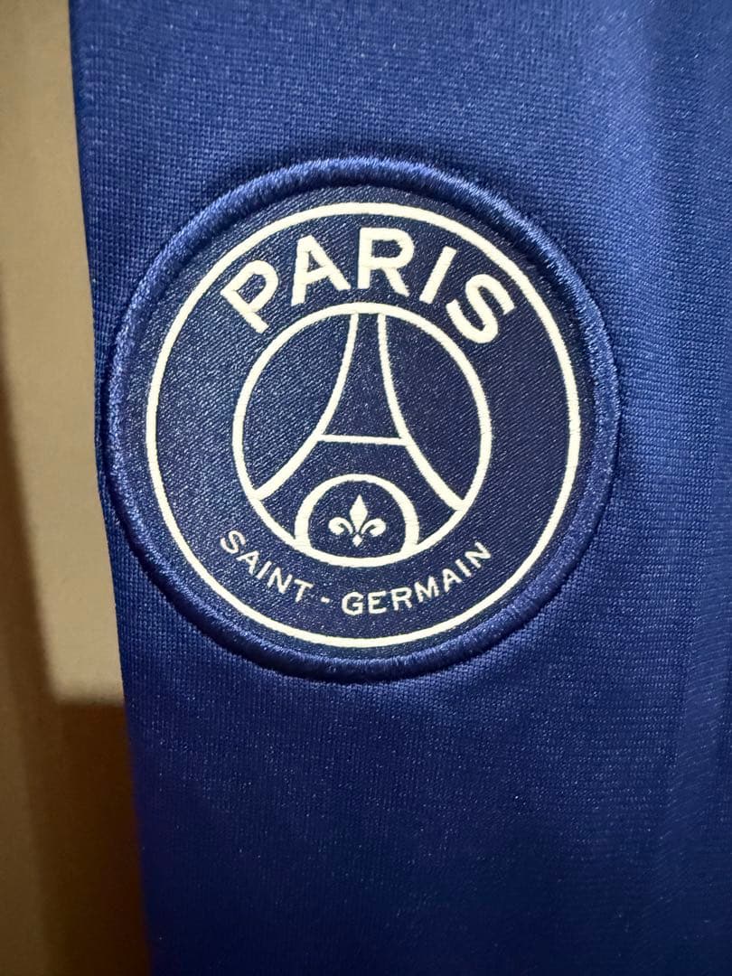 【新品】 PSG パリサンジェルマン 4th トラックスーツ 上下　Lサイズ