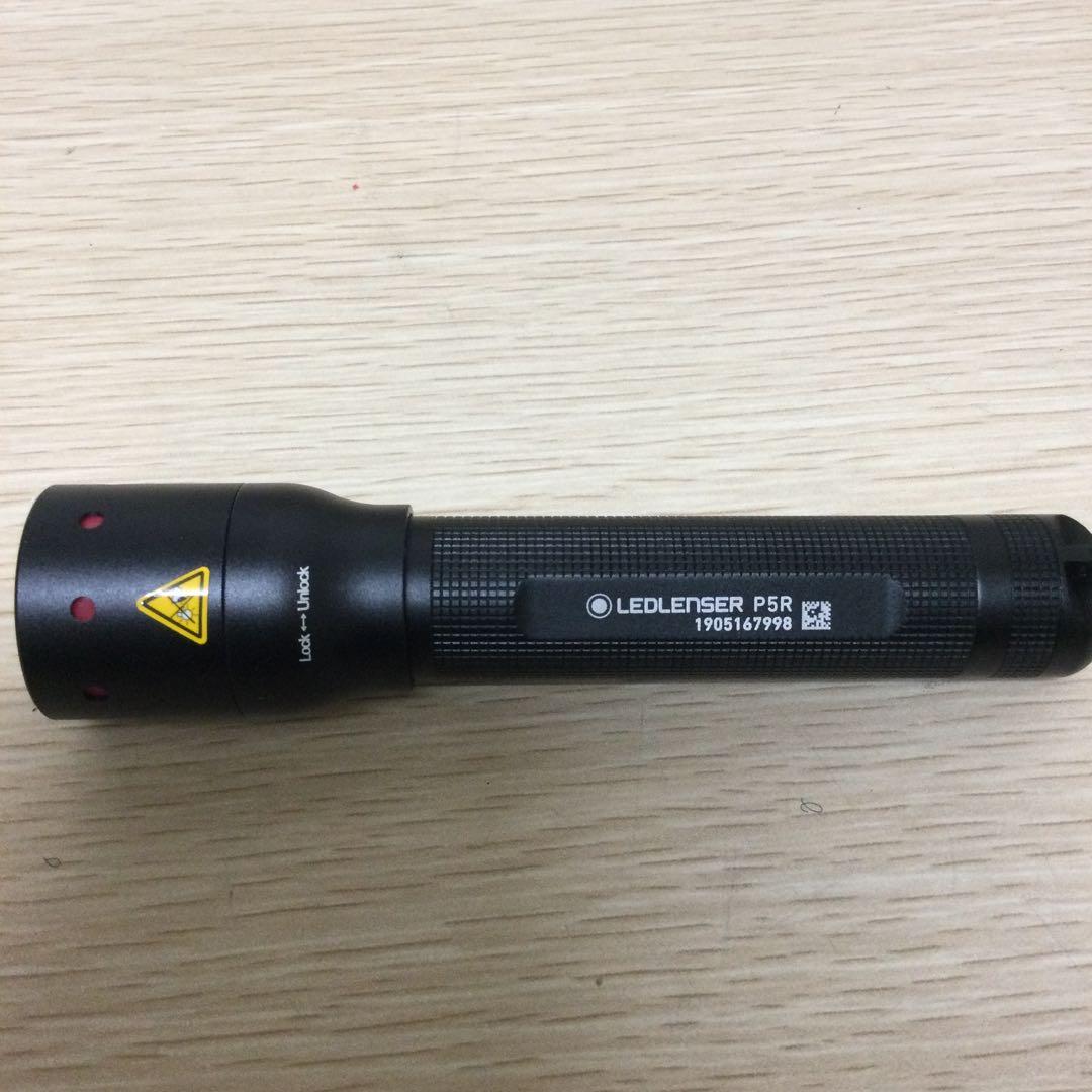 LED LENSER　充電式LEDライト　P5R500897　【箱付き美品】