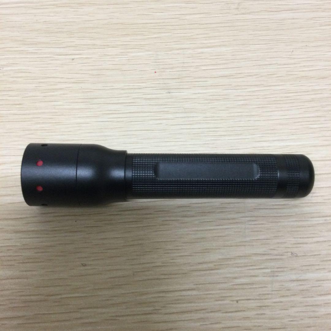 LED LENSER　充電式LEDライト　P5R500897　【箱付き美品】