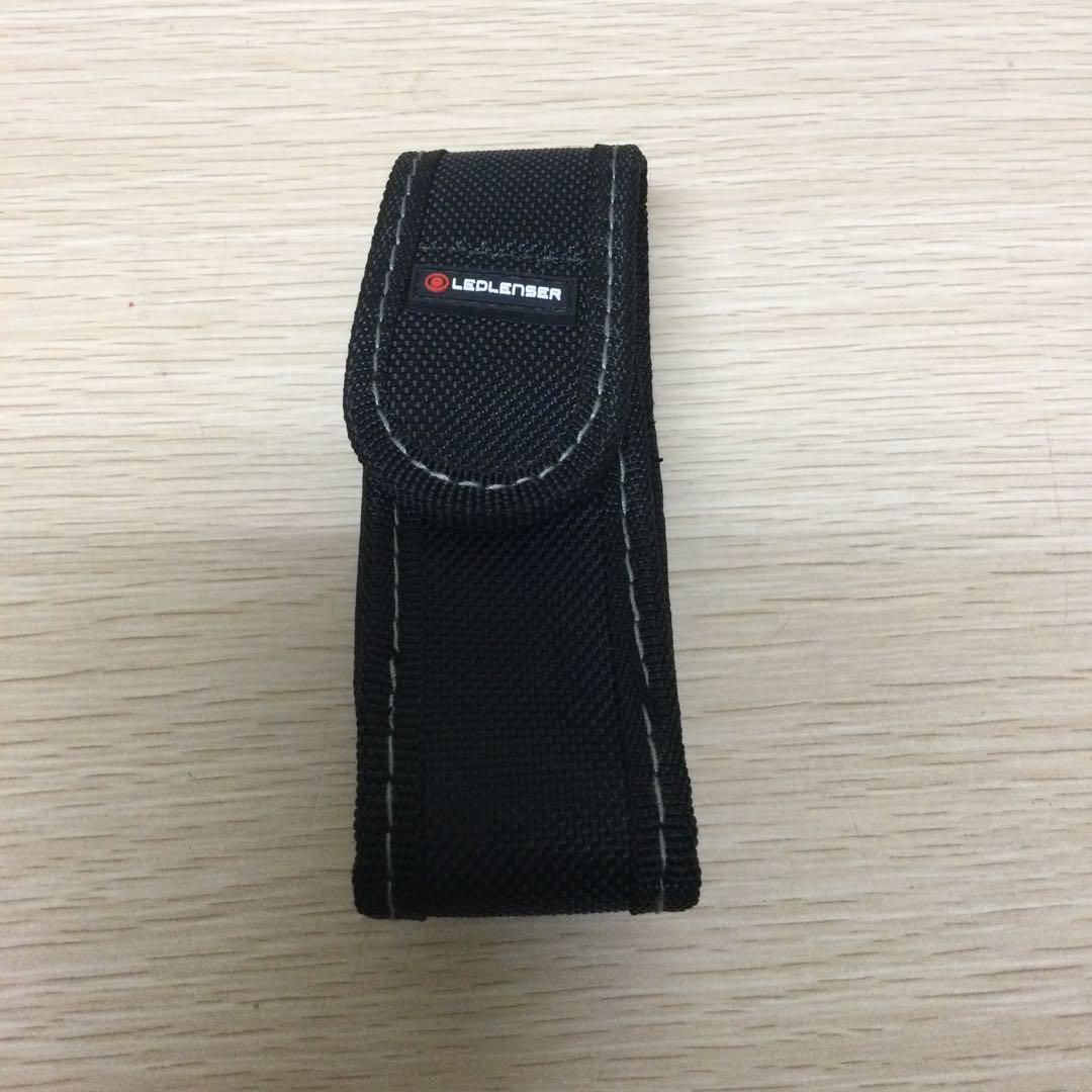 LED LENSER　充電式LEDライト　P5R500897　【箱付き美品】