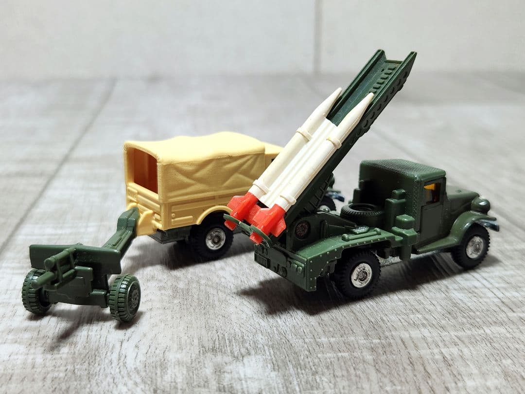 トミカ No.67 トヨタ 自衛隊 ロケット車 トラック HQ15V 日本製