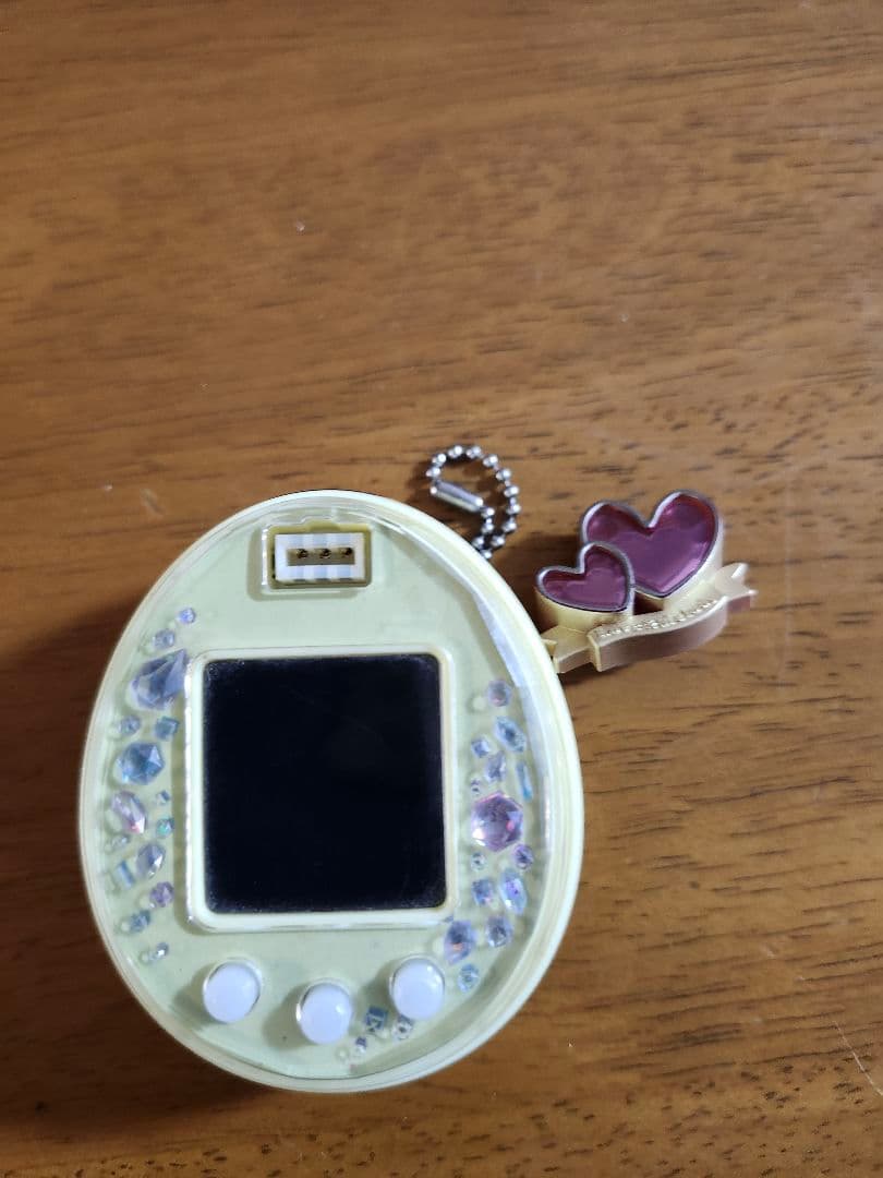 たまごっちピース Tamagotchi P's イエロー たまデコピアス付き