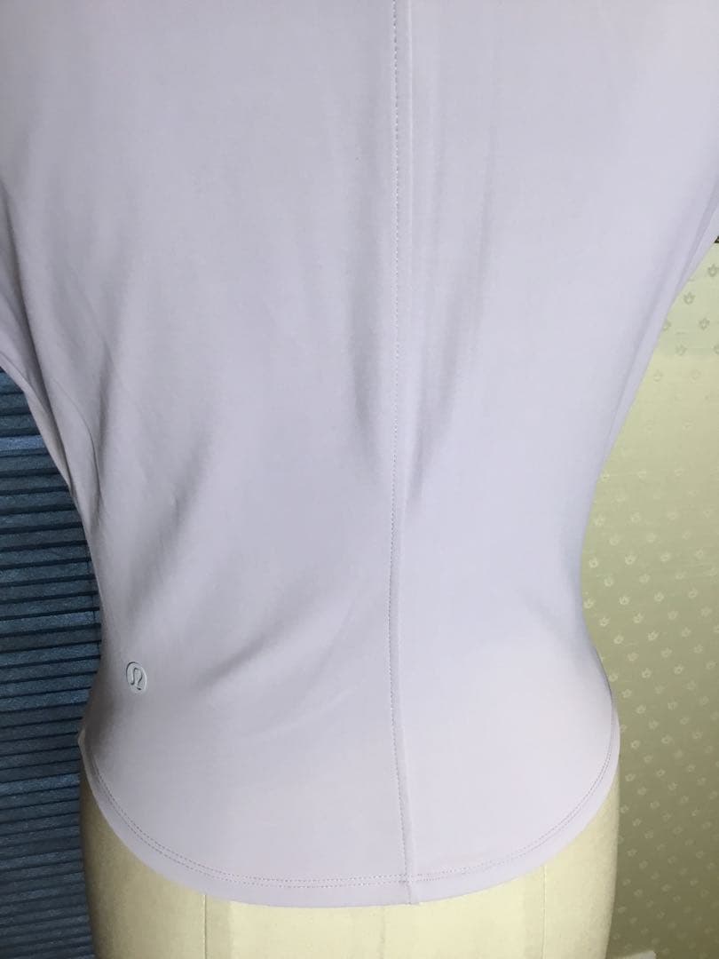 LULULEMON☆ 薄紫 ジップアップジャケット 半袖