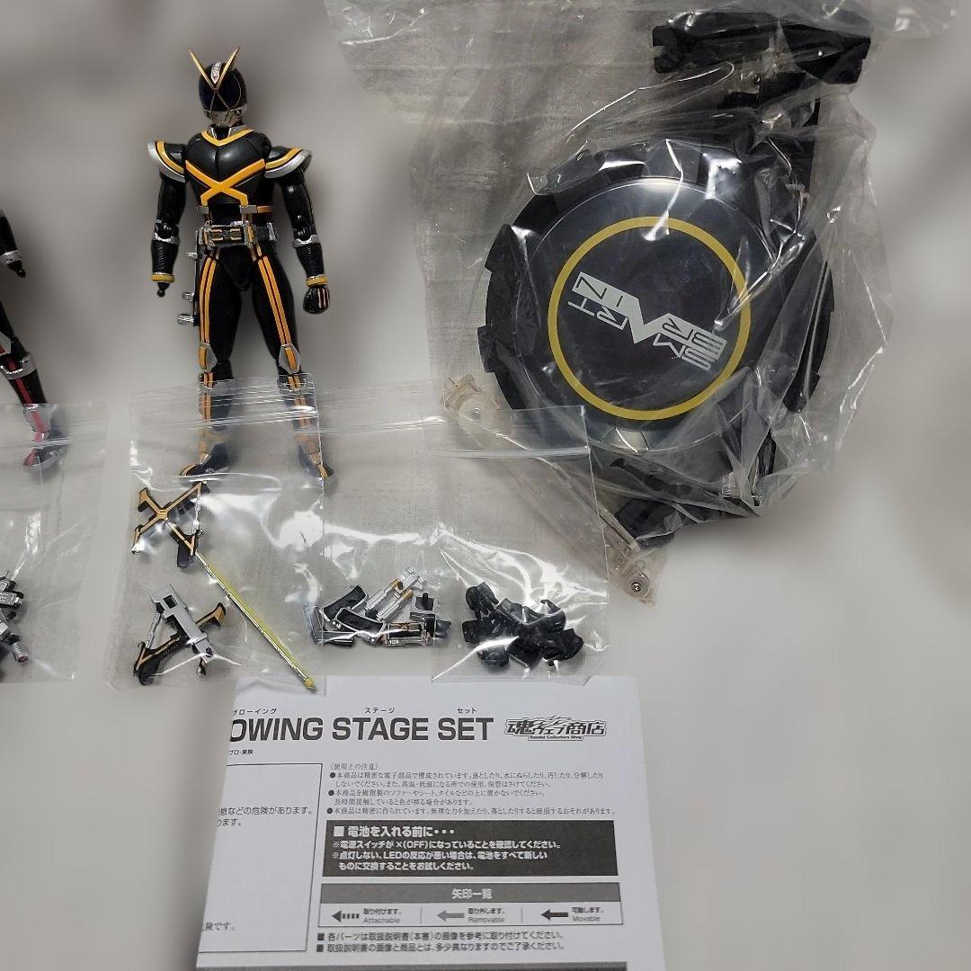 仮面ライダーファイズ　カイザ　グローイングステージセット　フィギュアーツ