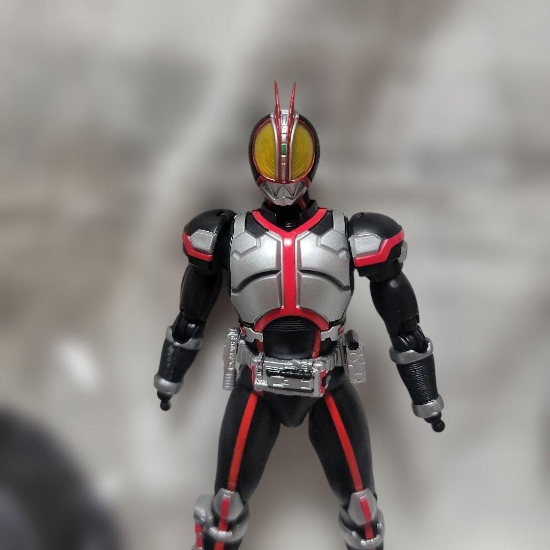 仮面ライダーファイズ　カイザ　グローイングステージセット　フィギュアーツ