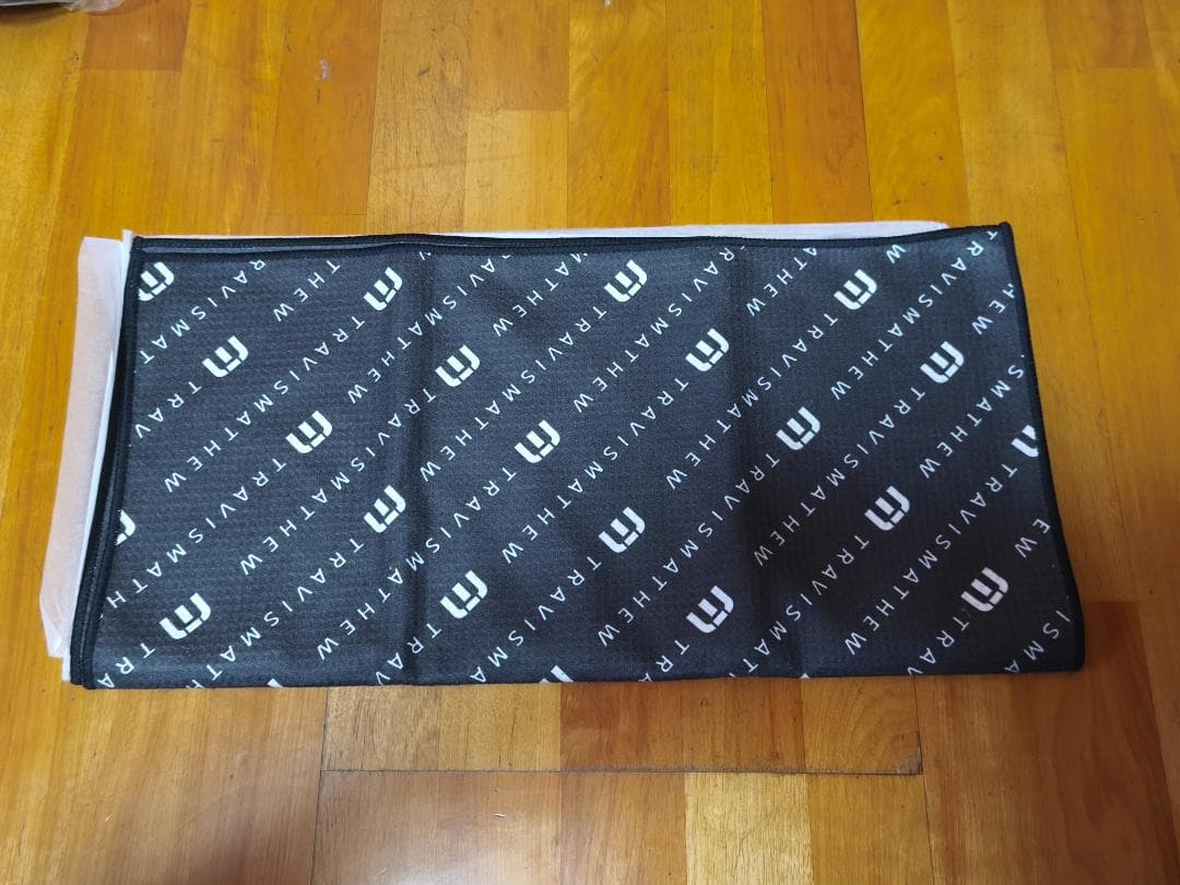 新品非売品 石川遼サイン入 Travis Mathew トラビスマシュー タオル