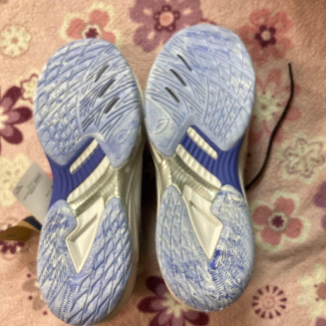 アシックスのバレーボールシューズ