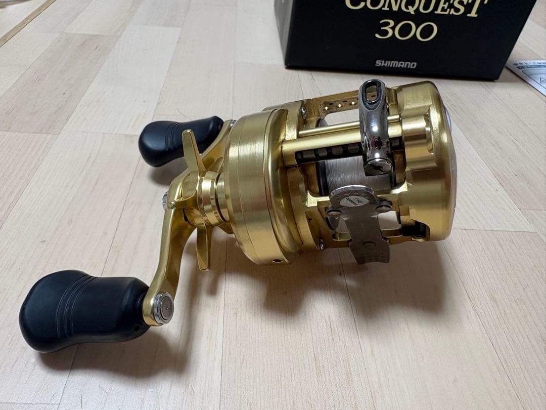 CALCUTTA CONQUEST 300 ベイトリール