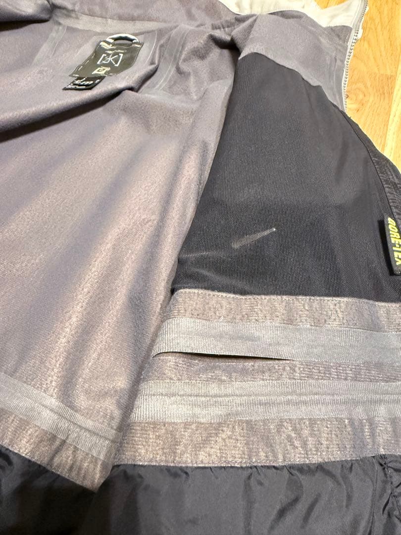 BURTON AK GORE-TEX Soft Shell ジャケット